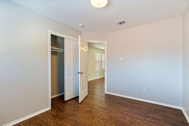 Building Photo - Beautiful 3 bedroom, 2.5 bathroom home in Round Rock!!!