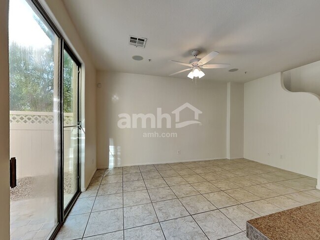 Building Photo - 611 Desert Silk Ct