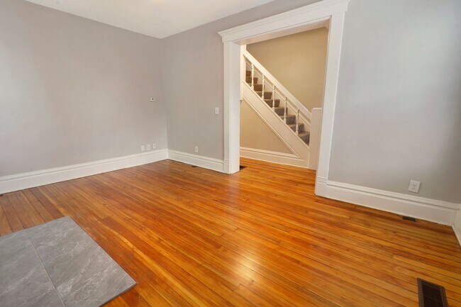 Building Photo - 916-918-918 Harrison Ave