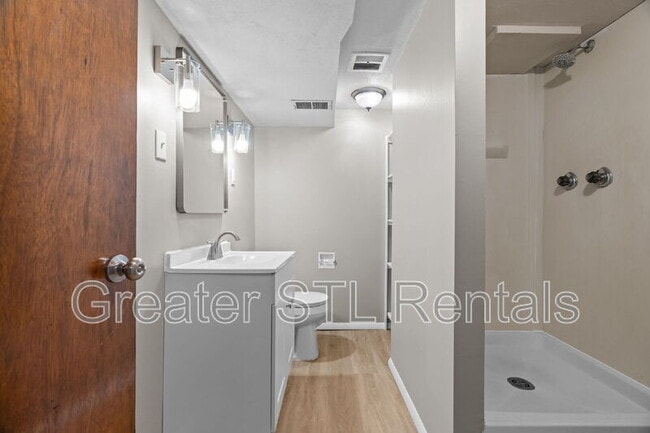 Building Photo - 3 Venetia Ct