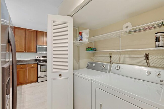 Building Photo - 2700 Bayshore Blvd