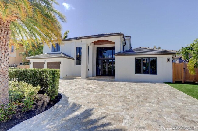 Building Photo - 750 Marine Dr