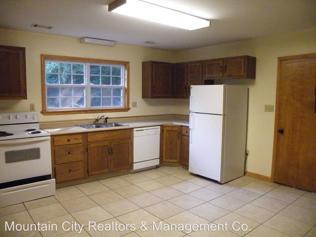 Building Photo - 1 br, 1 bath House - 21963 River Canyon Rd