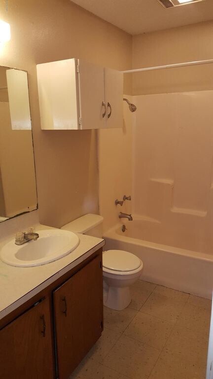 Building Photo - Scotsdale