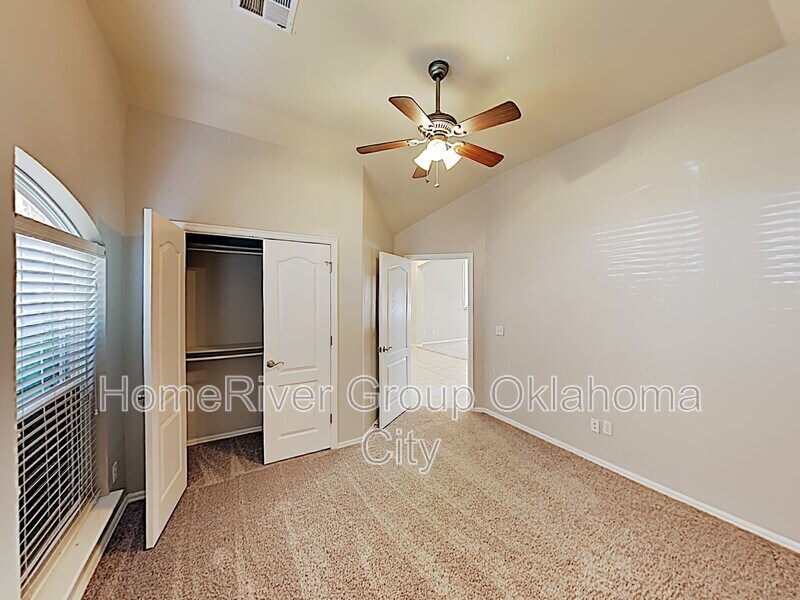 Building Photo - 2708 Busheywood Dr