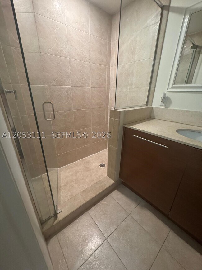 Building Photo - 2681 N Flamingo Rd