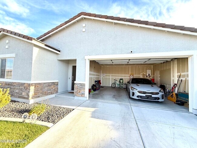 Building Photo - 1154 Alder Dr