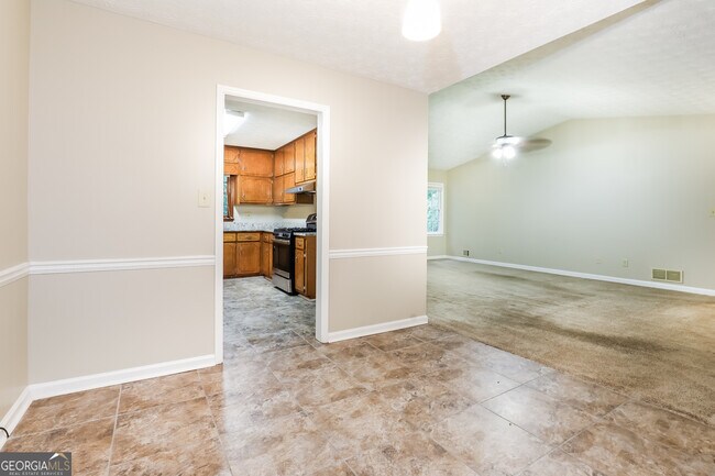 Building Photo - 145 Cowan Dr