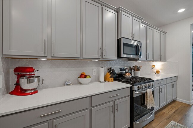 Building Photo - 18323 Tiger Flowers Dr