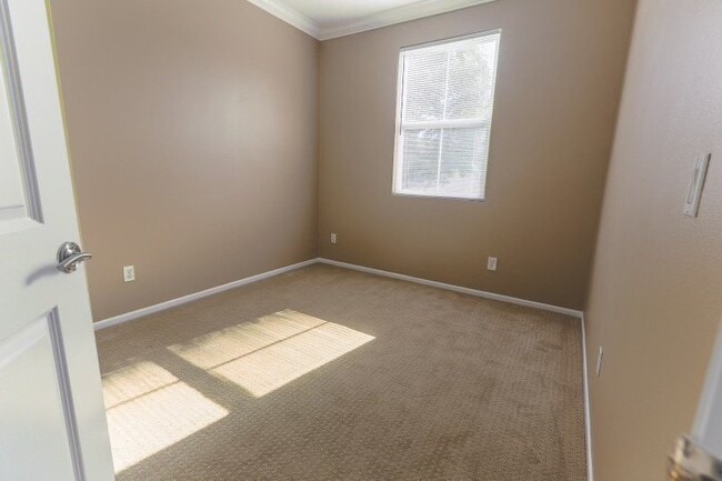Building Photo - 6106 Rancho Brida