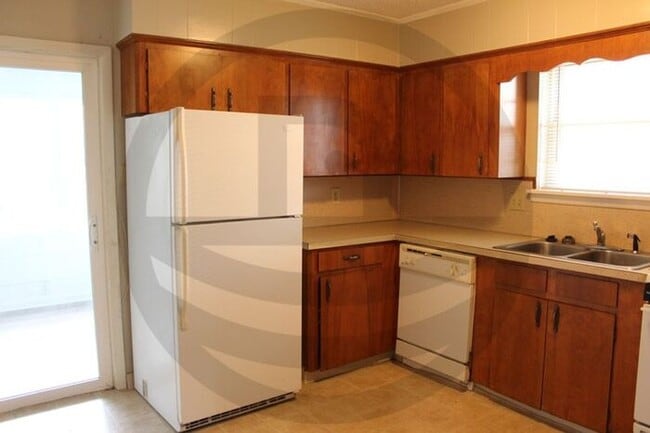 Building Photo - 1111 W Scenic Dr