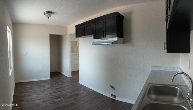 Building Photo - 608 Barcelona Dr