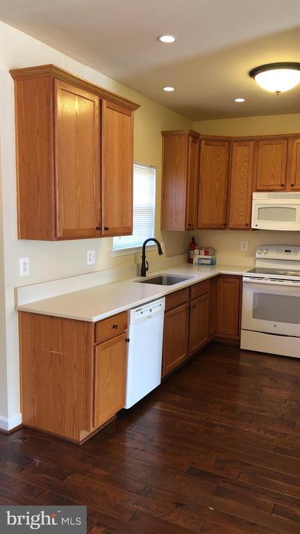 Building Photo - 48390 Sunburst Dr