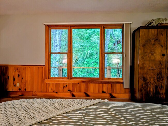 Building Photo - 524 Stornoway Dr