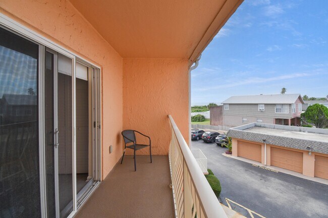 Building Photo - 5930-5A1a A1A S