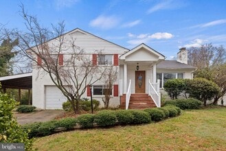 Building Photo - 6304 Kirby Rd