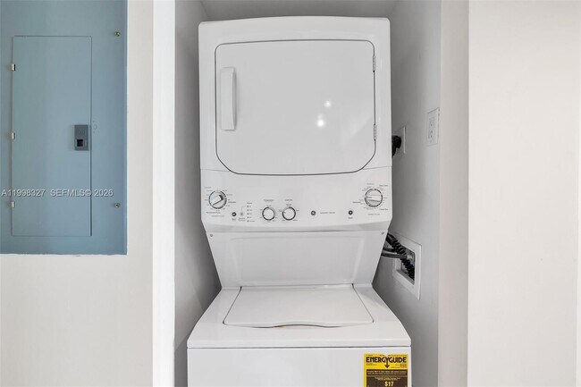 Building Photo - 610 W Las Olas Blvd