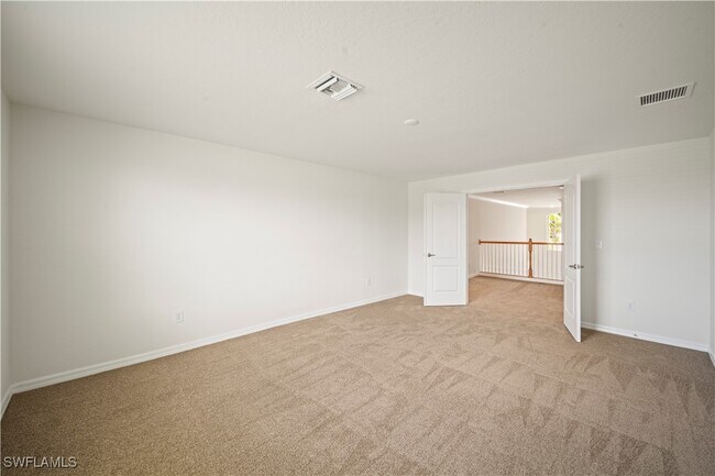 Building Photo - 4234 Bluegrass Dr