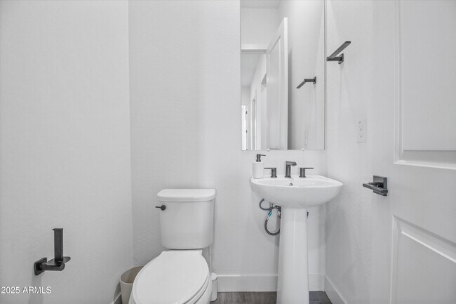 Building Photo - 17254 W Vacaville St