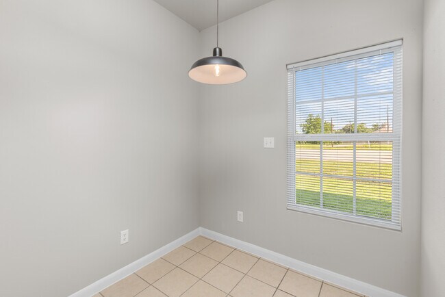 Building Photo - Townhomes on Anita
