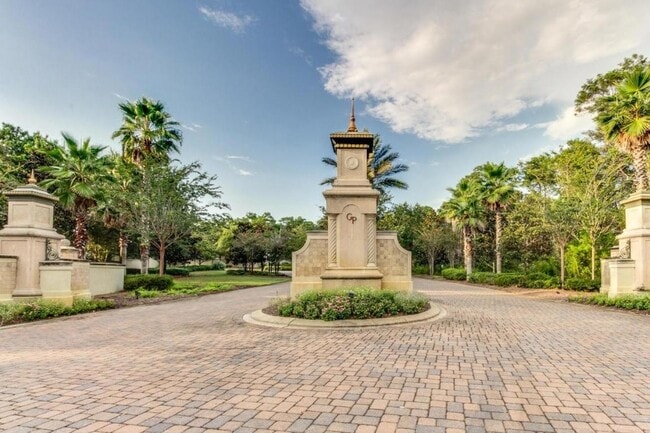 Building Photo - 99 Grande Pointe Cir