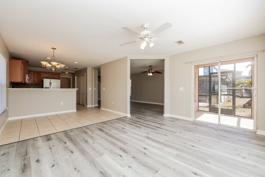 Building Photo - 7032 Chatum Light Run