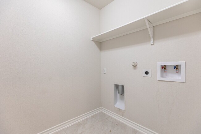 Building Photo - 2918 Lindenwood Run