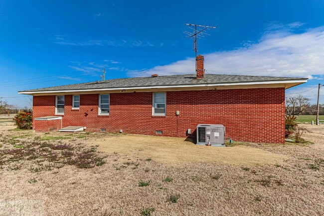 Building Photo - PRINCETON Brick Ranch w/ 3 BR | 1.5 BA  *Lawn Care Included*