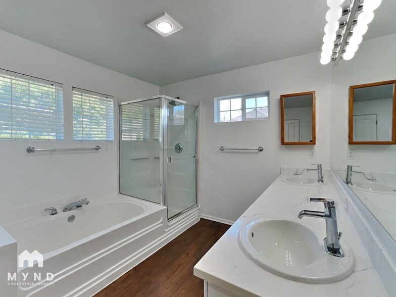 Building Photo - 17061 Parkside Way SE