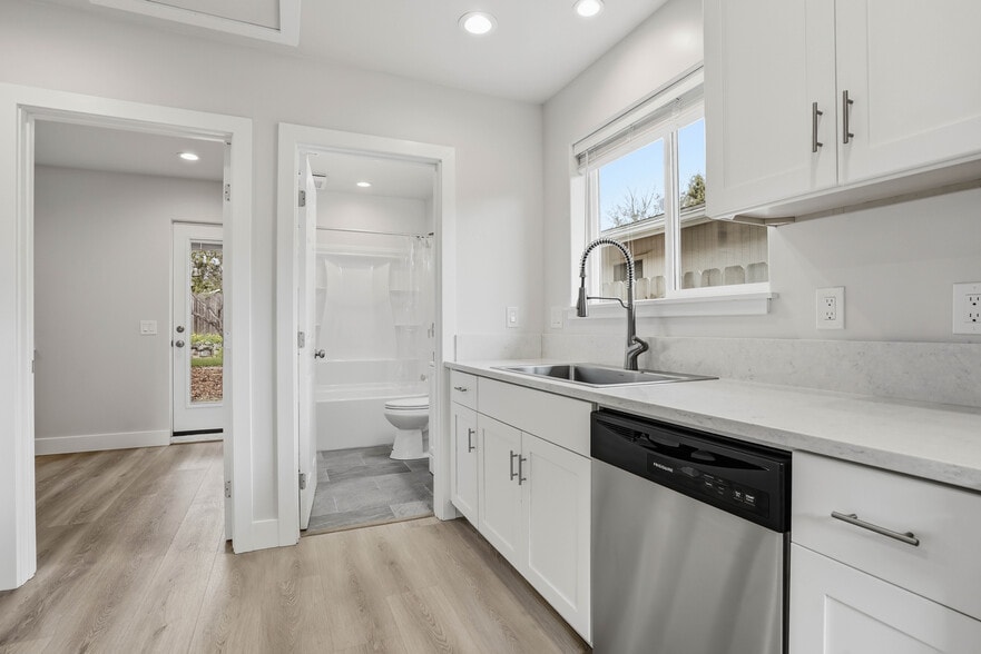 Building Photo - 1238 Coral St