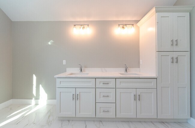 Building Photo - 61 Boutelle Rd