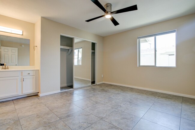 Building Photo - Updated 2 Bedroom, 2 bathroom located in a...