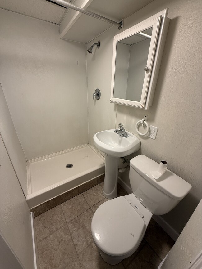 Building Photo - 4713 Diana Dr