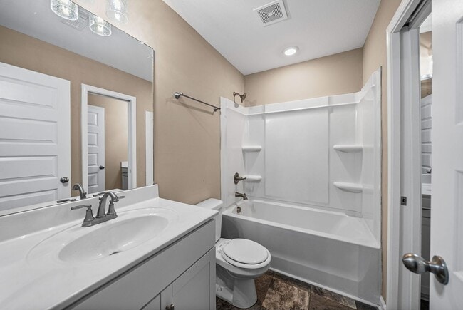 Building Photo - Beautiful 3 Bedroom 2 Full Bath Home For Rent!