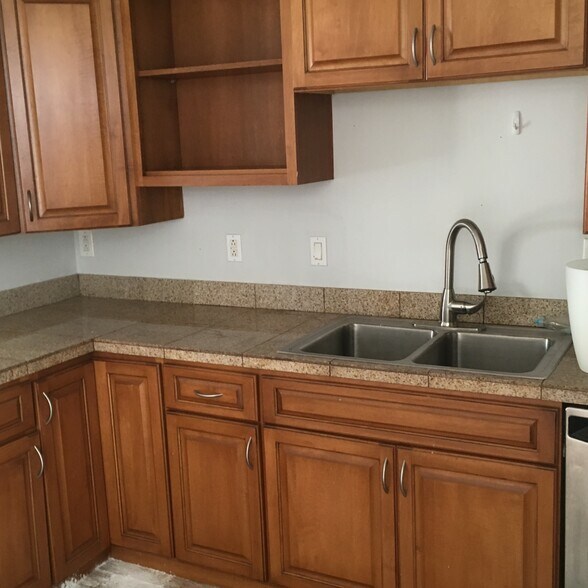 Building Photo - 1918 Larkins Way