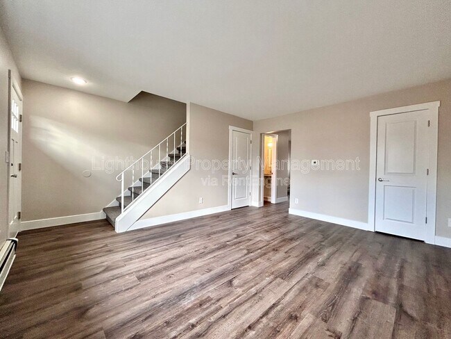 Building Photo - 2875 Taft Ave SW