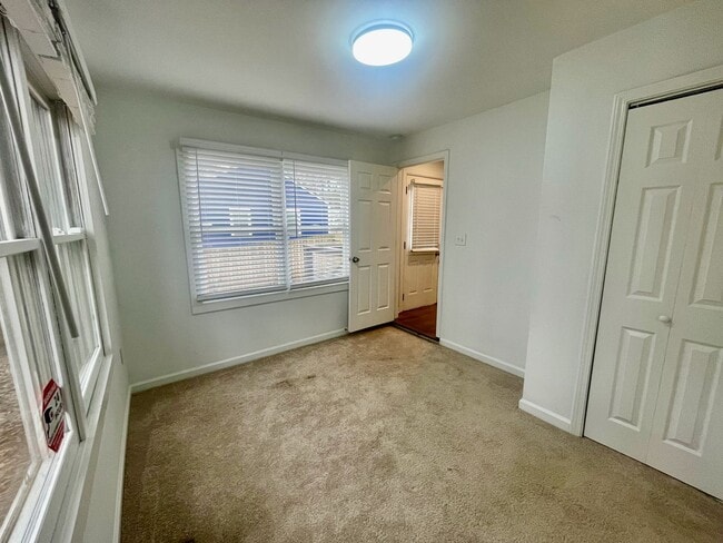 Building Photo - Cozy Bungalow in Atlanta's Westside