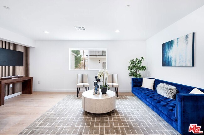 Building Photo - 7306 Independence Ave