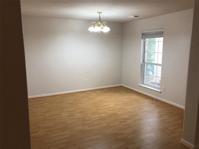 Building Photo - 1617 Gaylord Dr