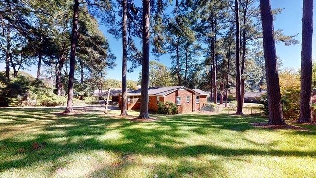 Building Photo - Cute 3 bedroom, 1 bath home tucked in a quiet cul-de-sac