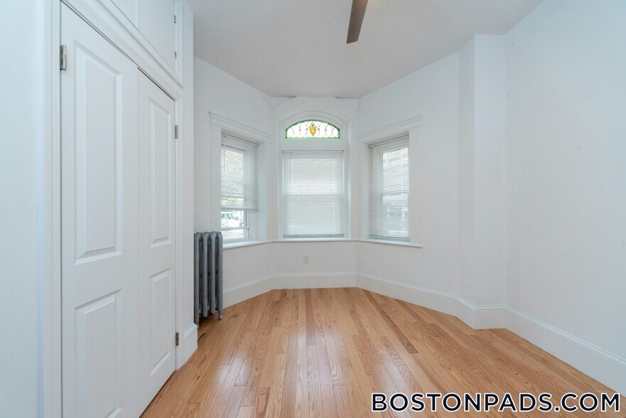 Building Photo - 24 Westland Ave