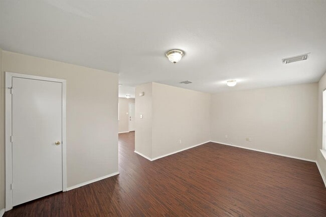 Building Photo - 1521 Nichole Woods Dr