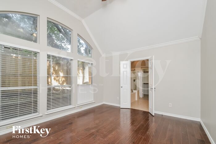 Building Photo - 502 Glenn Ln