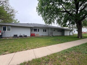 Building Photo - 431 Dakota St