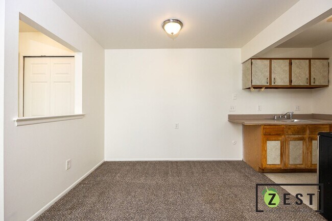 Building Photo - 22330 W Warren