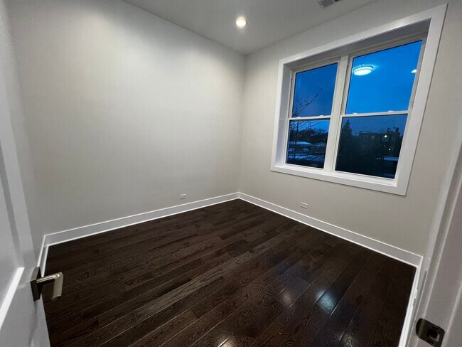 Building Photo - 4819 Main St