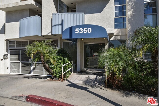Building Photo - 5350 White Oak Ave