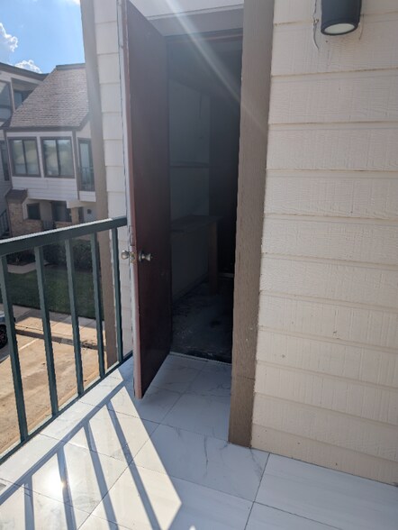 Building Photo - 2310 Bamboo Dr