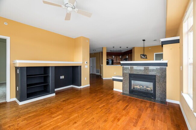Building Photo - 10176 Park Meadows Dr