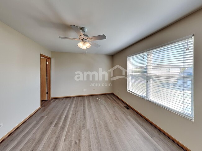 Building Photo - 1612 Lake Pointe Dr